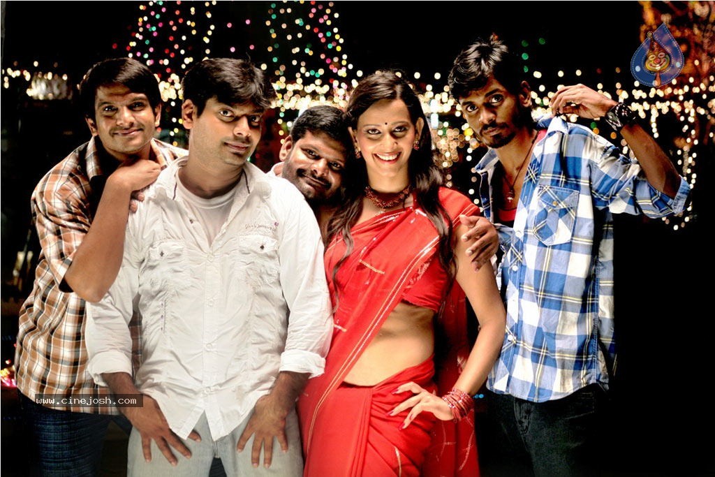 Mayanginen Thayanginen Tamil Movie Hot Stills - 22 / 31 photos