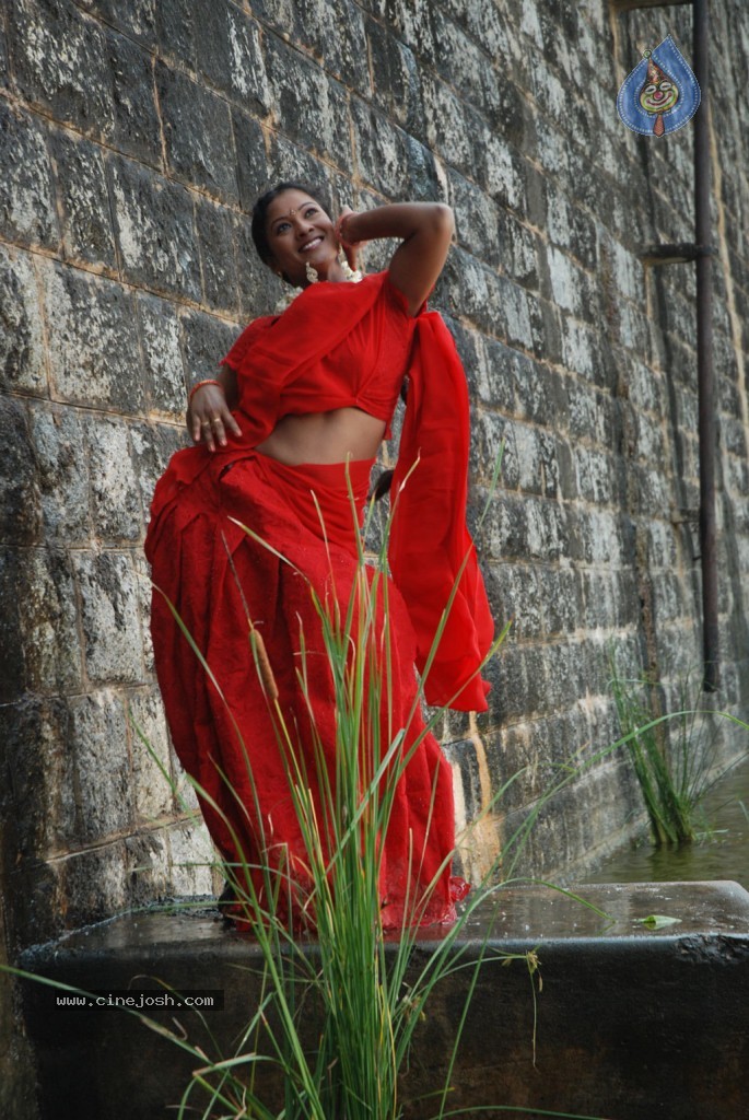 Mayavaram Tamil Movie Hot Stills - 29 / 41 photos