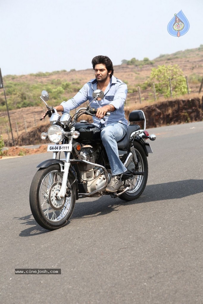 Meagaamann Tamil Movie New Stills - 12 / 14 photos