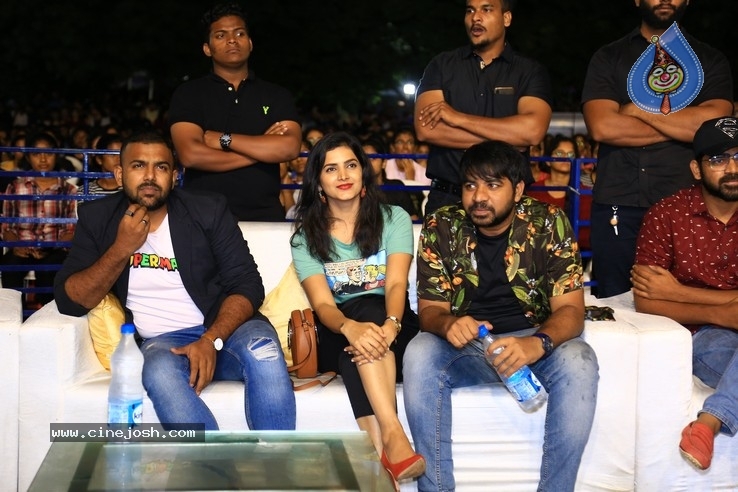 Meeku Maathrame Chepta Team at Srinidhi College - 5 / 24 photos