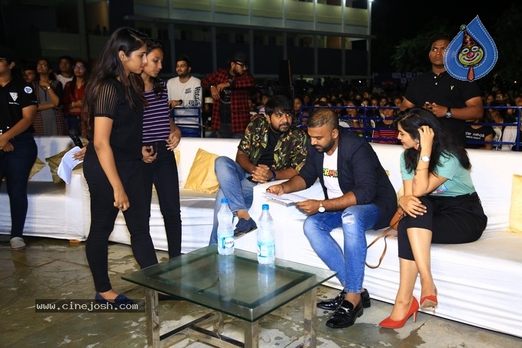 Meeku Maathrame Chepta Team at Srinidhi College - 13 / 24 photos