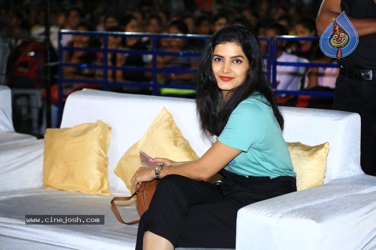 Meeku Maathrame Chepta Team at Srinidhi College - 23 / 24 photos