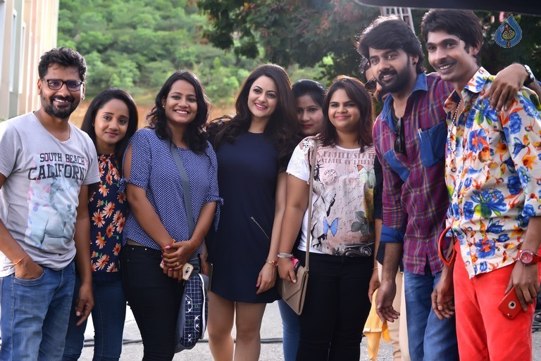 Meelo Evaru Koteswarudu Working Photos - 3 / 25 photos