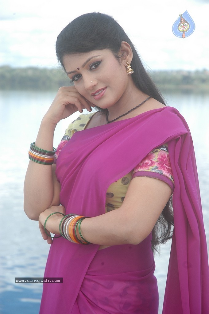 Meendum Amman Tamil Movie Stills - 8 / 28 photos