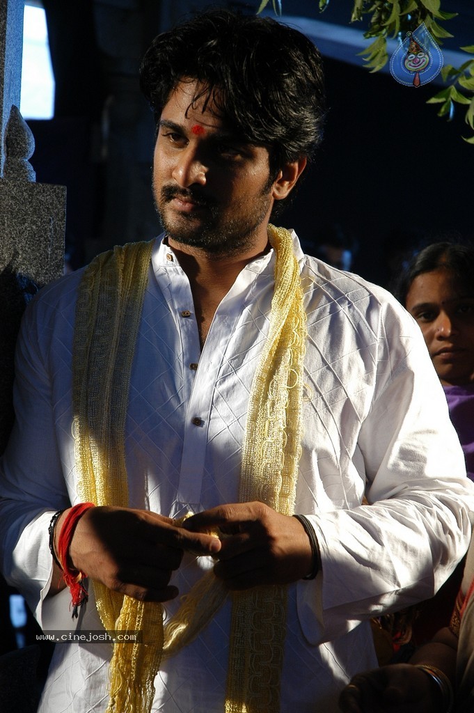 Meendum Amman Tamil Movie Stills - 18 / 28 photos