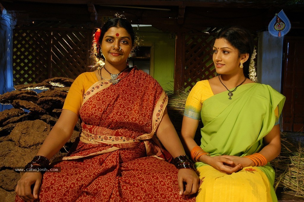 Meendum Amman Tamil Movie Stills - 23 / 28 photos