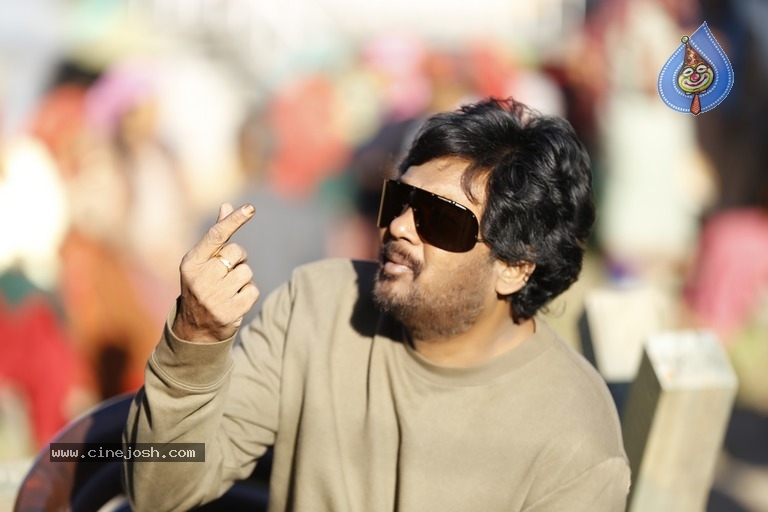 Mehbooba Working Stills And Posters - 11 / 15 photos