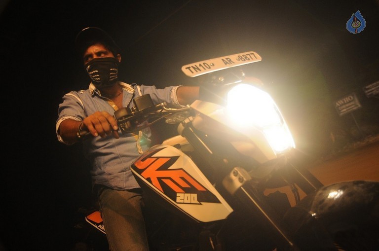 Metro Movie New Photos - 10 / 20 photos