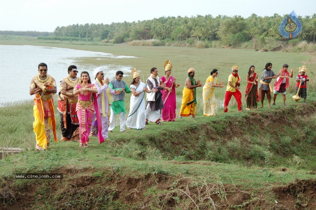 Mike Testing 143 Movie Hot Stills - 3 / 27 photos