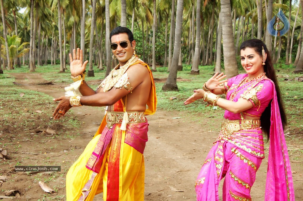 Mike Testing 143 Movie Hot Stills - 16 / 27 photos