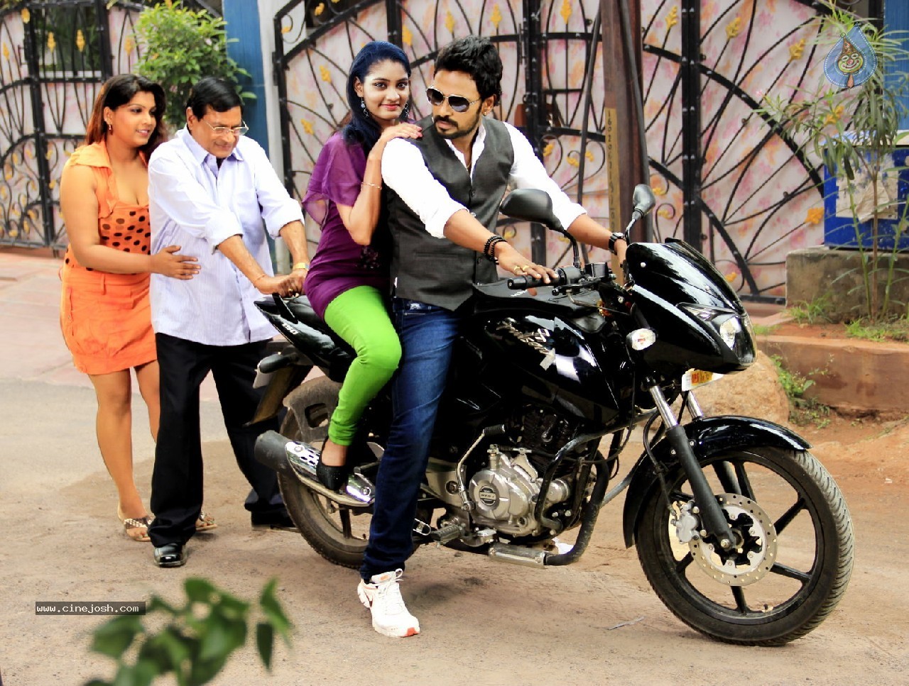 Missed Call Movie Stills n Walls - 13 / 36 photos