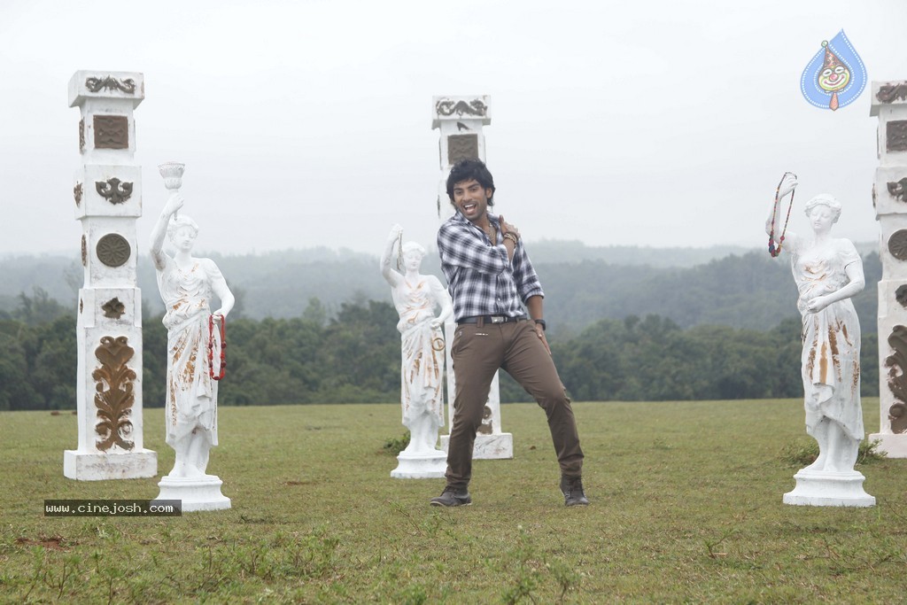 Moda Modala Maatu Chanda Film Stills - 23 / 32 photos