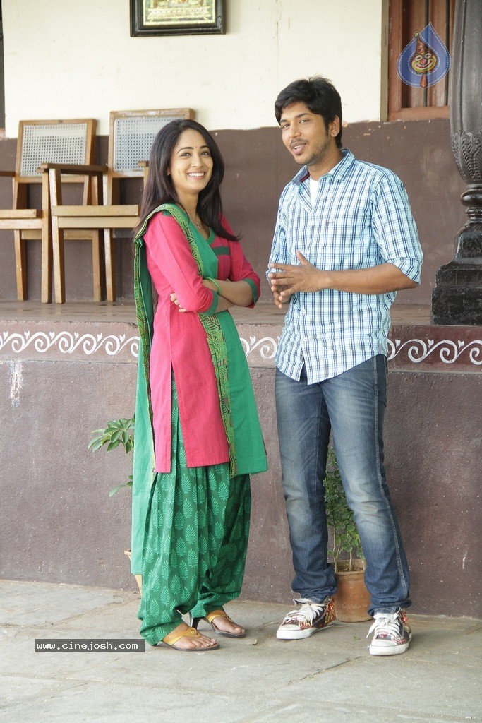 Moodu Mukkallo Cheppalante Movie Stills - 7 / 13 photos