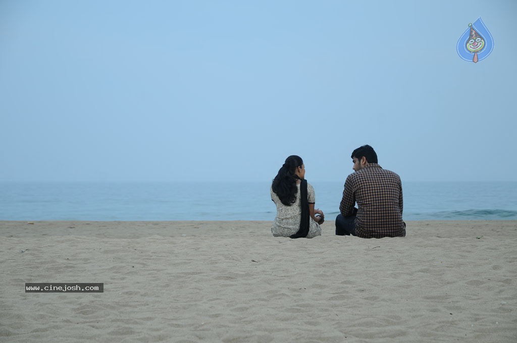 Mouna Guru Tamil Movie Stills - 6 / 33 photos