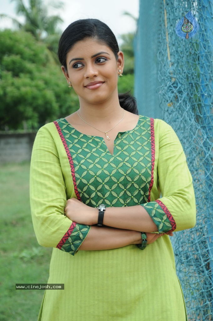 Mouna Guru Tamil Movie Stills - 33 / 33 photos