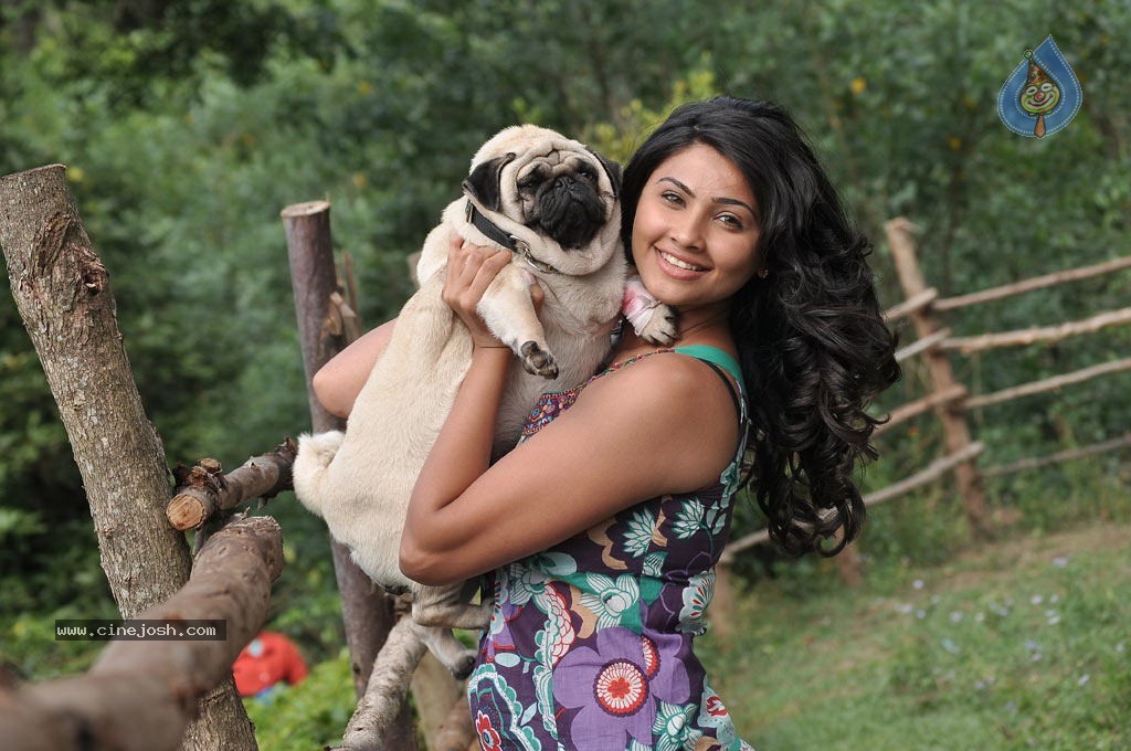 Mounamana Neram Tamil Movie Stills - 20 / 66 photos