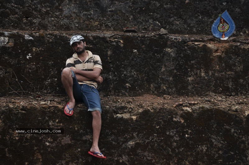 Mounamana Neram Tamil Movie Stills - 18 / 35 photos