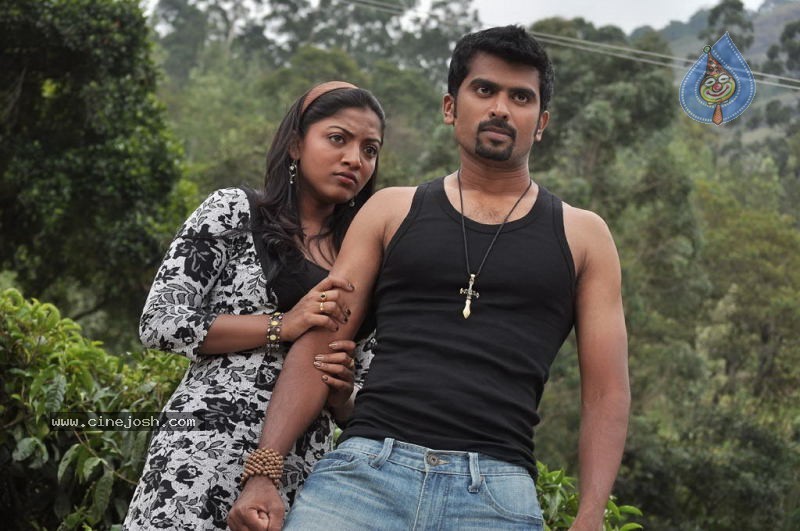 Mounamana Neram Tamil Movie Stills - 24 / 35 photos