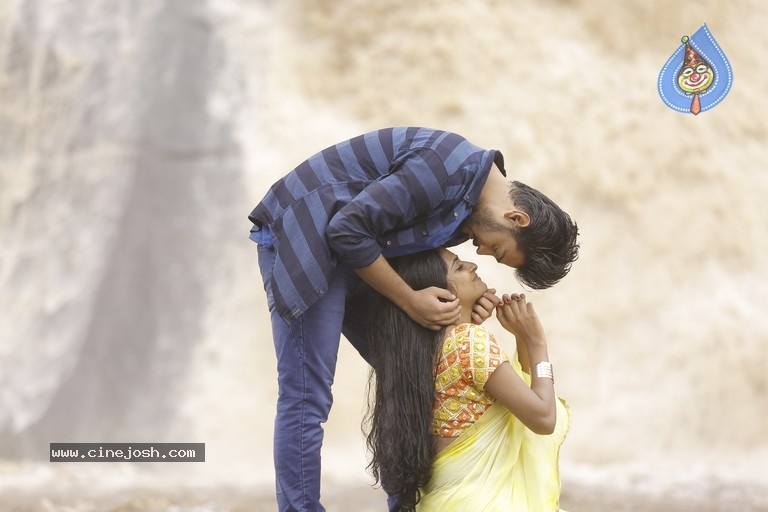 Mouname Ishtam Movie Stills - 16 / 18 photos