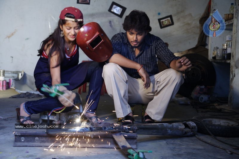 Mounaragam Movie Stills - 6 / 15 photos