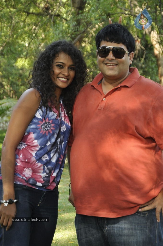 Mr. Manmadha Movie New Stills - 14 / 33 photos