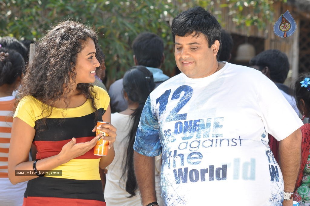 Mr. Manmadha Movie New Stills - 57 / 65 photos