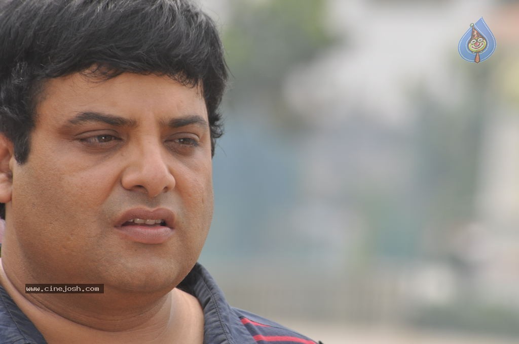 Mr. Manmadha Movie New Stills - 63 / 65 photos