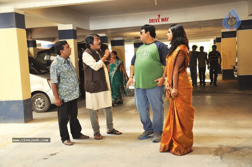 Mr. Manmadha Movie Stills - 18 / 33 photos