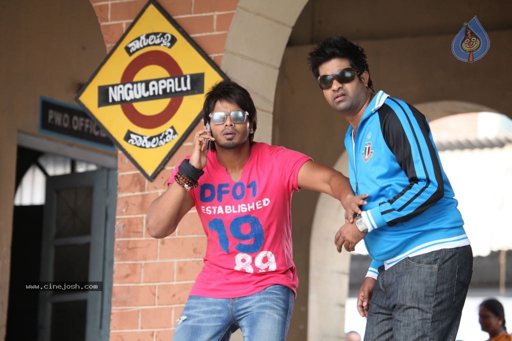 Mr. Nokia Movie Stills - 10 / 20 photos