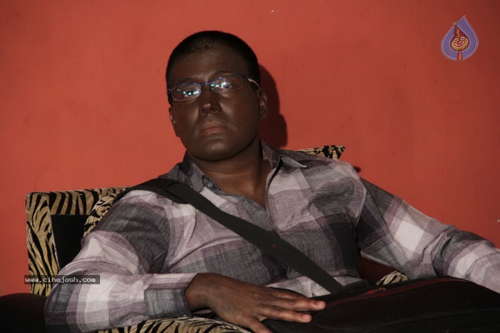 Mr.Rajesh Movie Stills - 33 / 34 photos