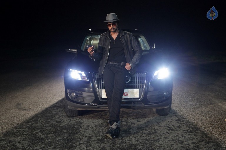 Mudinja Ivana Pudi Tamil Movie Photos - 6 / 13 photos