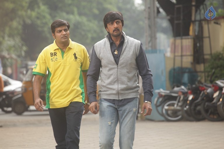 Mudinja Ivana Pudi Tamil Movie Photos - 12 / 13 photos