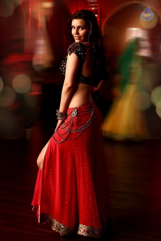 Musskan Sethi and Kyra Dutt Stills in Paiasa Vasool Movie - 12 / 15 photos