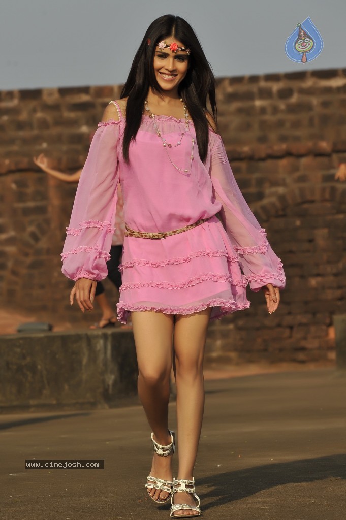 Naa Ishtam Movie Hot Stills - 14 / 21 photos