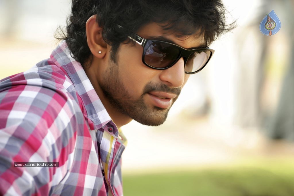 Naa Ishtam Movie Stills - 17 / 22 photos