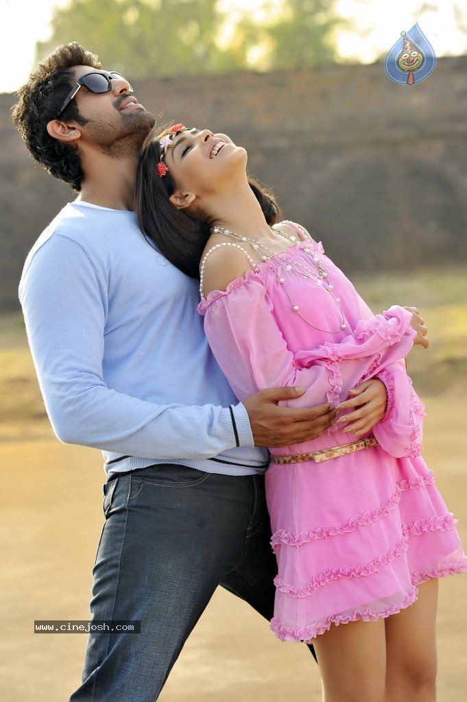 Naa Ishtam Movie Stills - 20 / 22 photos