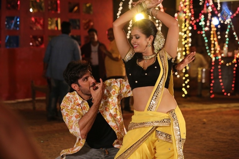 Naa Route Separate Movie Working Stills - 10 / 21 photos