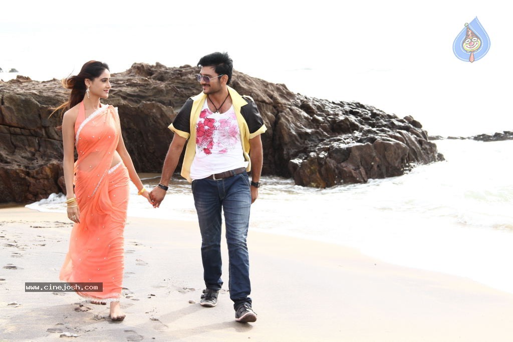 Naakaithe Nachindi Movie Hot Stills - 34 / 64 photos