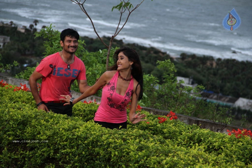 Naakaithe Nachindi Movie Hot Stills - 41 / 64 photos