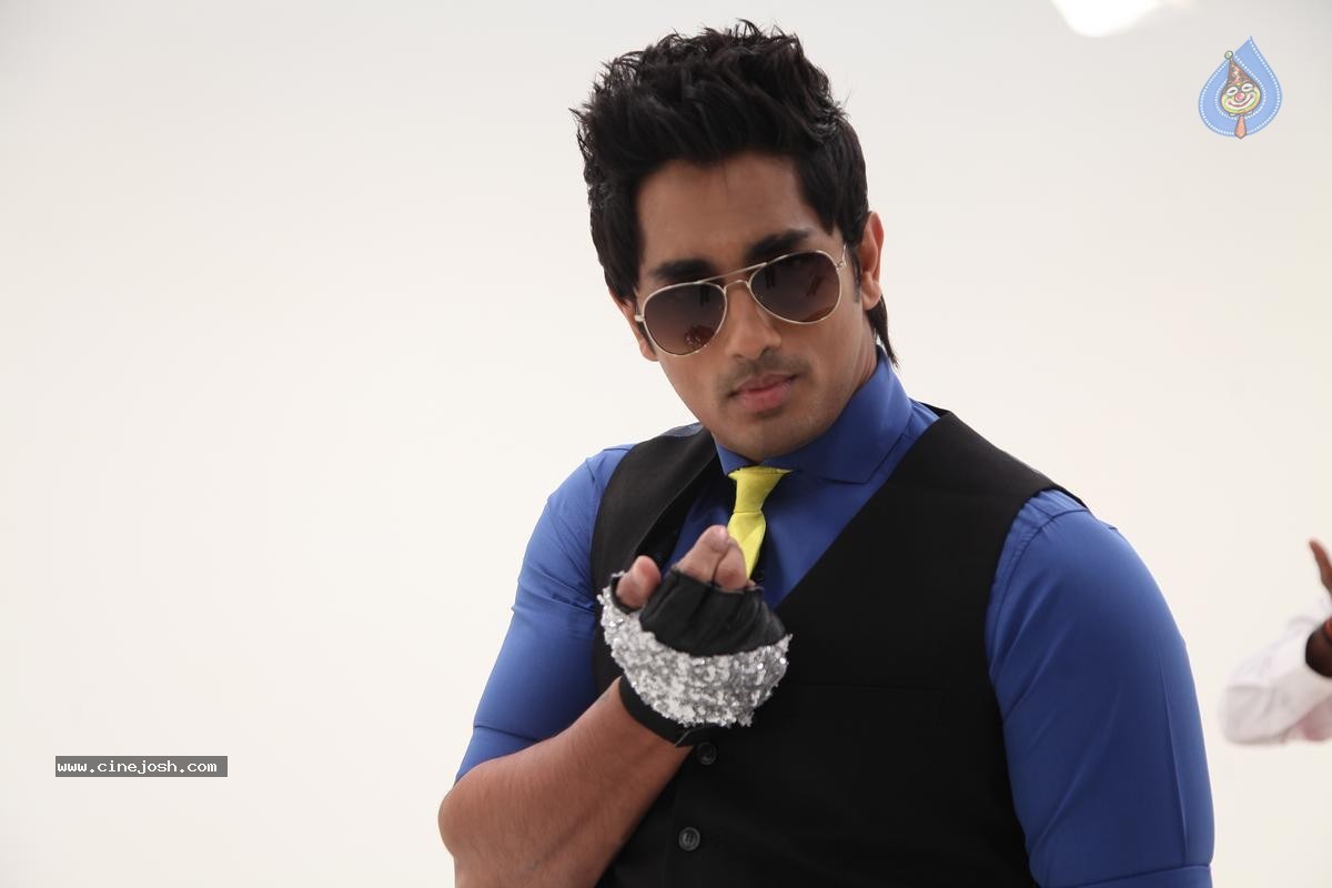 Naalo Okkadu Movie Stills - 12 / 12 photos