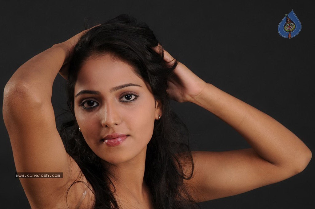 Naalu Perum Rommba Nallavanga Tamil Movie Stills - 7 / 37 photos