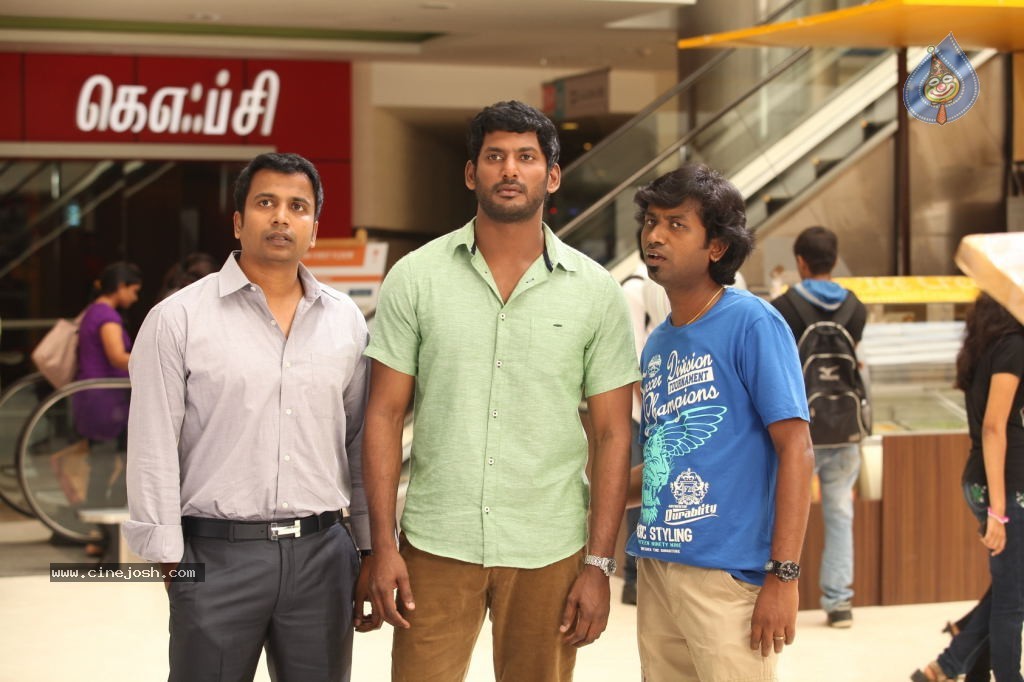 Naan Sigappu Manithan Tamil Movie New Stills - 22 / 33 photos