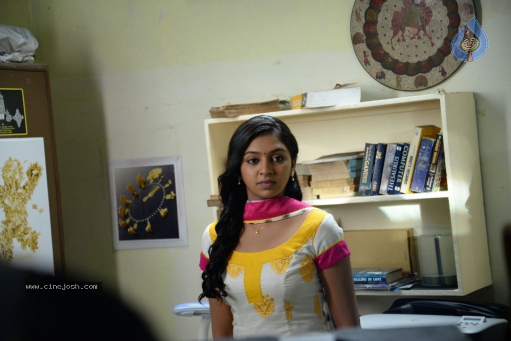 Naan Sigappu Manithan Tamil Movie New Stills - 26 / 33 photos