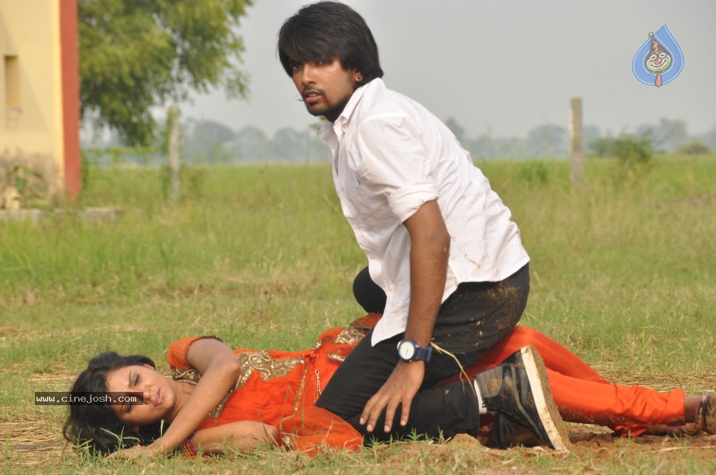 Nachithe Movie Stills - 92 / 113 photos