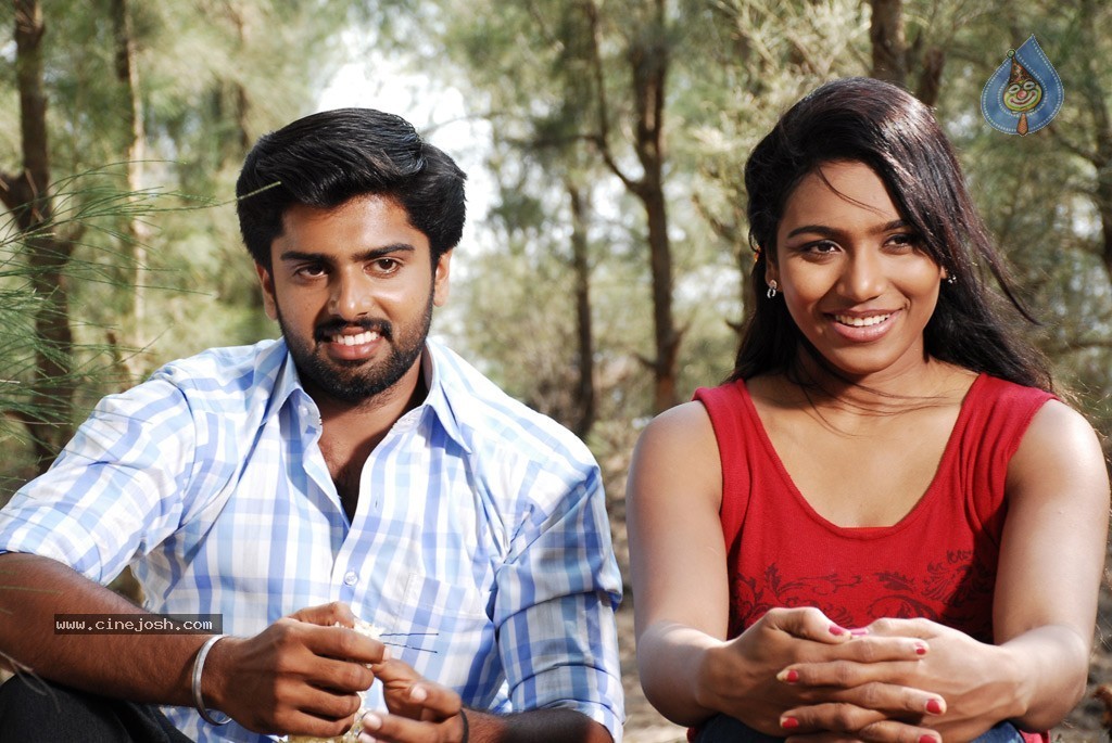 Nadhigal Nanaivathillai Tamil Movie Stills - 2 / 73 photos