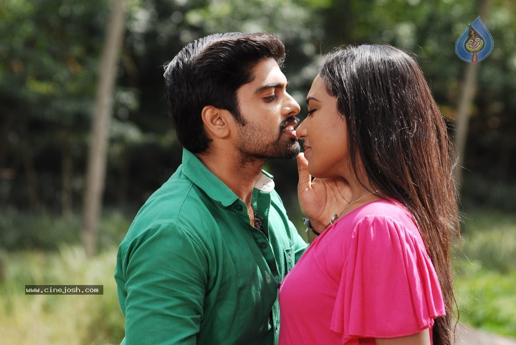 Nadhigal Nanaivathillai Tamil Movie Stills - 47 / 73 photos