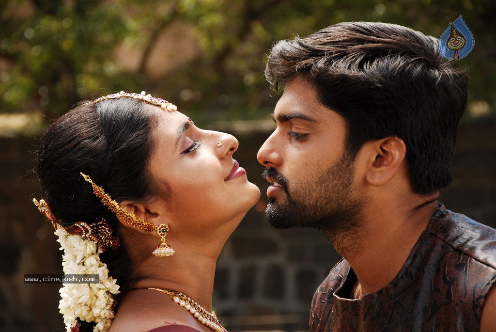 Nadhigal Nanaivathillai Tamil Movie Stills - 48 / 73 photos