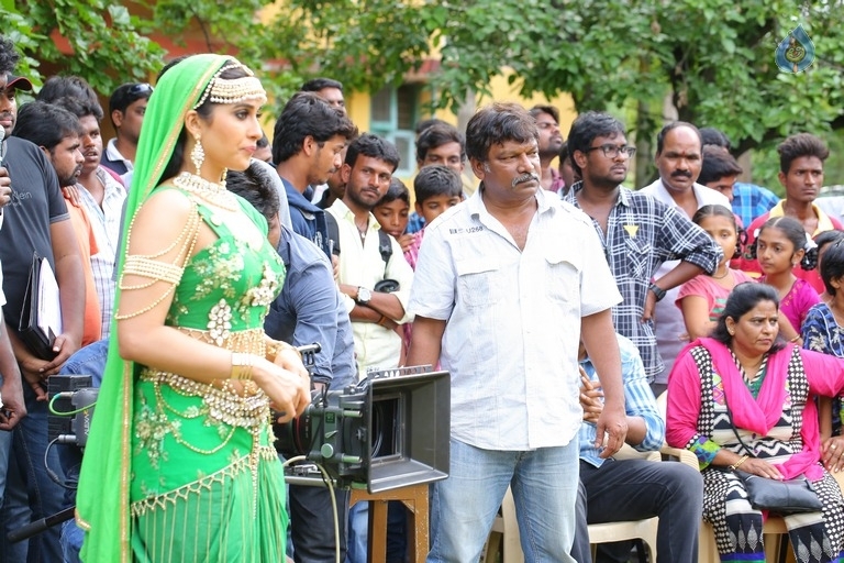 Nakshatram Movie Working Stills - 11 / 15 photos