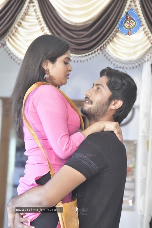 Naku Edhe First Time Movie Stills - 1 / 12 photos