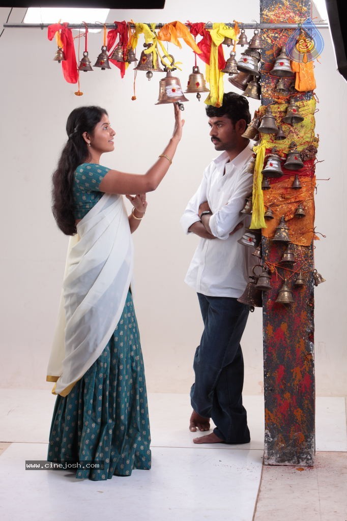 Naluguru Snehitula Katha Movie Stills - 6 / 43 photos
